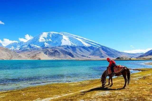 旅行在甘肃青海新疆大西北，看尽一路美景