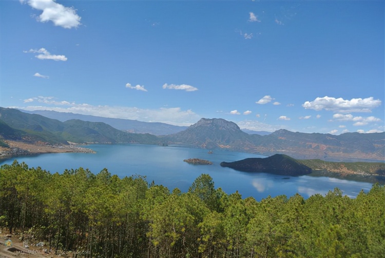 丽江到泸沽湖需要几个小时，丽江到泸沽湖有多远