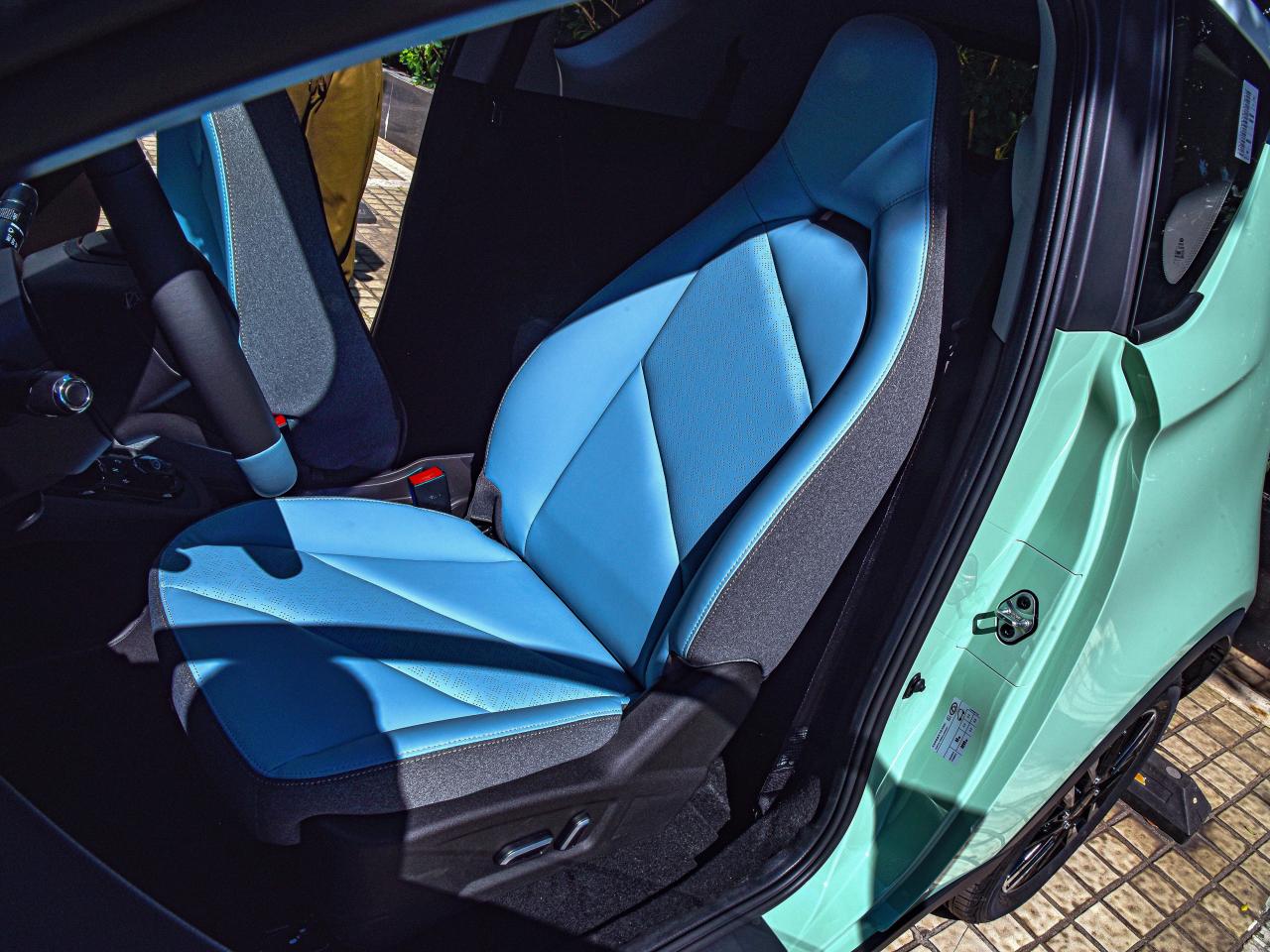 小蚂蚁新能源汽车2022款(6.69万起售的电动小车)