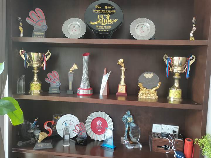 王懿律个人资料(王懿律用黄东萍的毛巾)