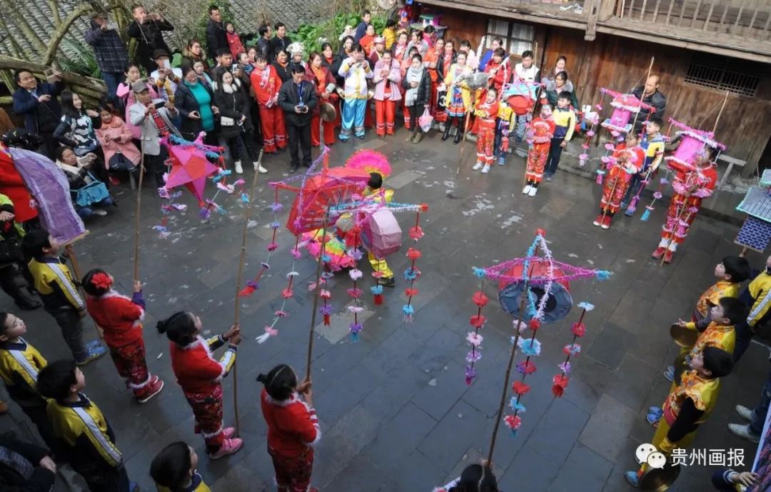 说春是石阡哪个民族,说春是什么少数民族风俗