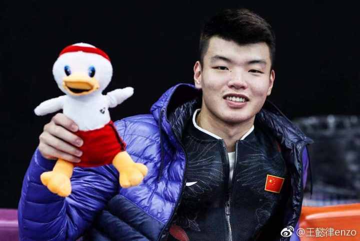 王懿律个人资料(王懿律用黄东萍的毛巾)