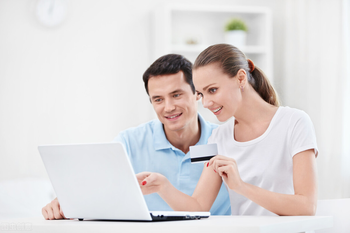 交强险可以提前多久买 大概多少钱一年?