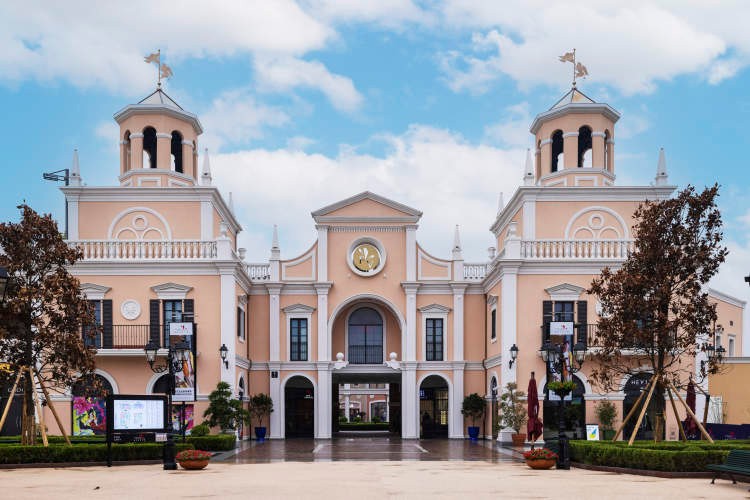 “奇幻丛林”家庭游乐中心成热门打卡地 | 佛罗伦萨小镇——上海和成都名品奥特莱斯九月正式揭幕