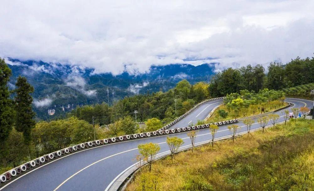 湖北秋季自驾游攻略，体验十条风景绝美的公路