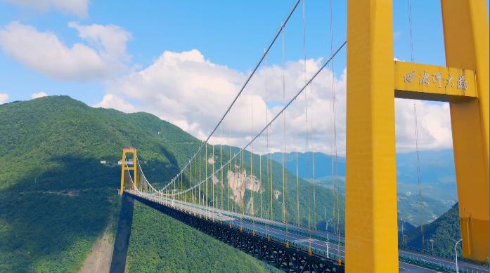 湖北秋季自驾游攻略，体验十条风景绝美的公路