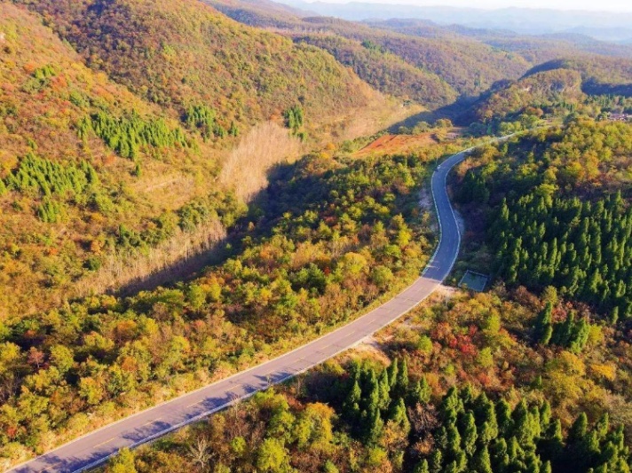 湖北秋季自驾游攻略，体验十条风景绝美的公路