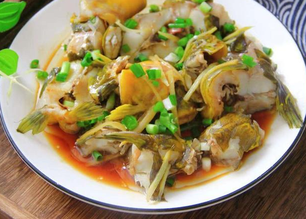 清蒸黄骨鱼(家常黄骨鱼怎么做好吃)